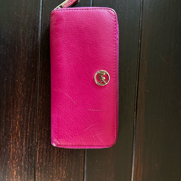 Used leather Michael Kors wallet - Picture 2 of 2